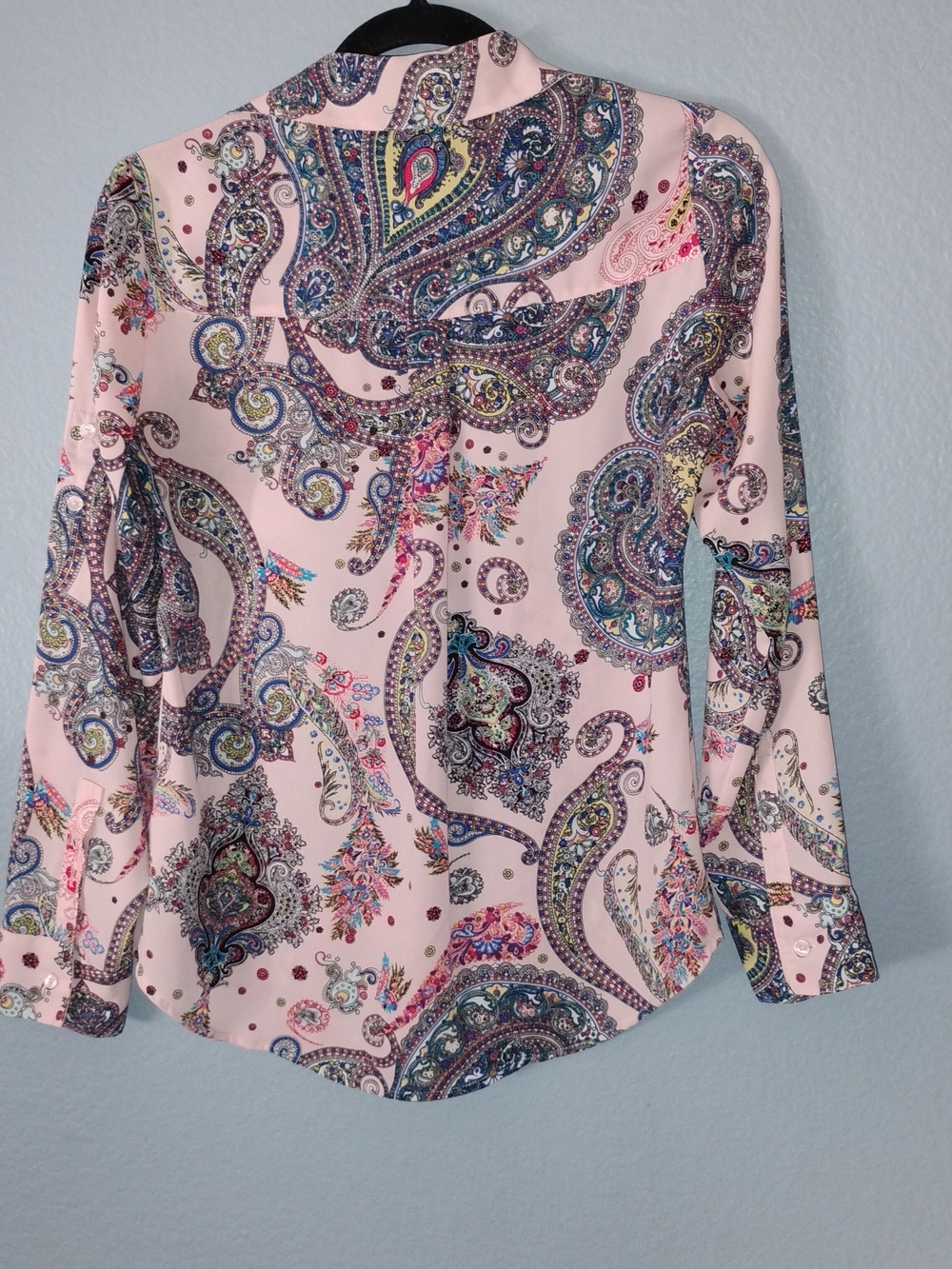 Express Paisley Button-Front Blouse in Pink and Navy - Picture 3 of 3